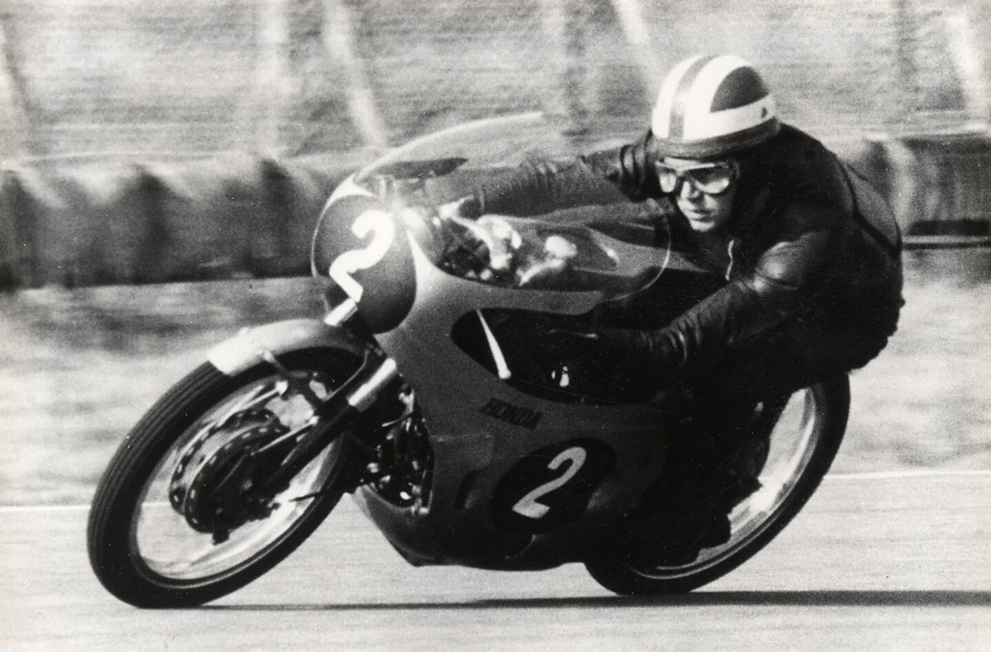 Ralph Bryans on the five-cylinder 125cc RC148