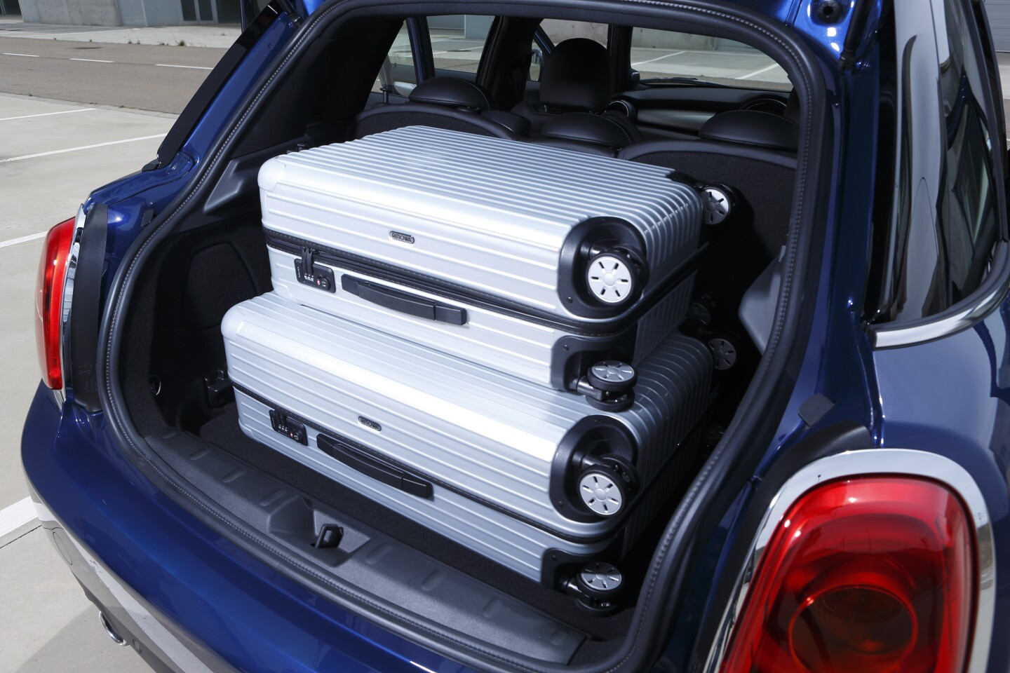The 5-door Mini Cooper D boot with luggage