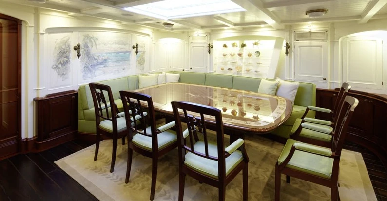 Hetairos dining area