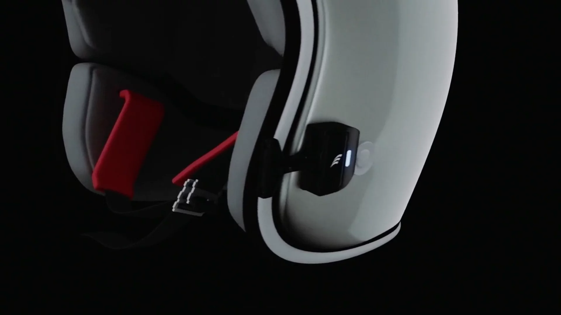 The Domio Pro's new "air mic" sits perilously far from the mouth