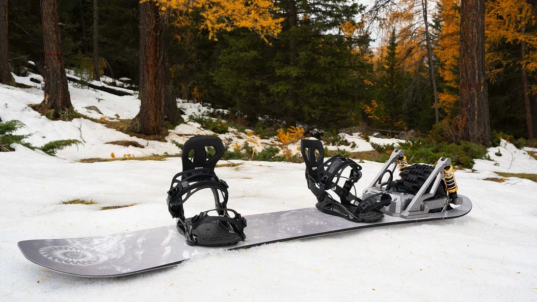 Unlike other devices calling themselves electric snowboards, the Ripple looks the part complete with a wood core, camber profile and bindings