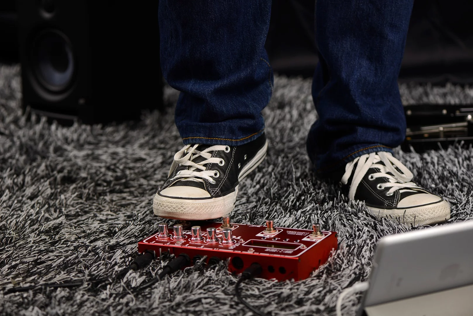 The Tone Shifter 3 can be powered by the device it's connected to, or with a mains adapater