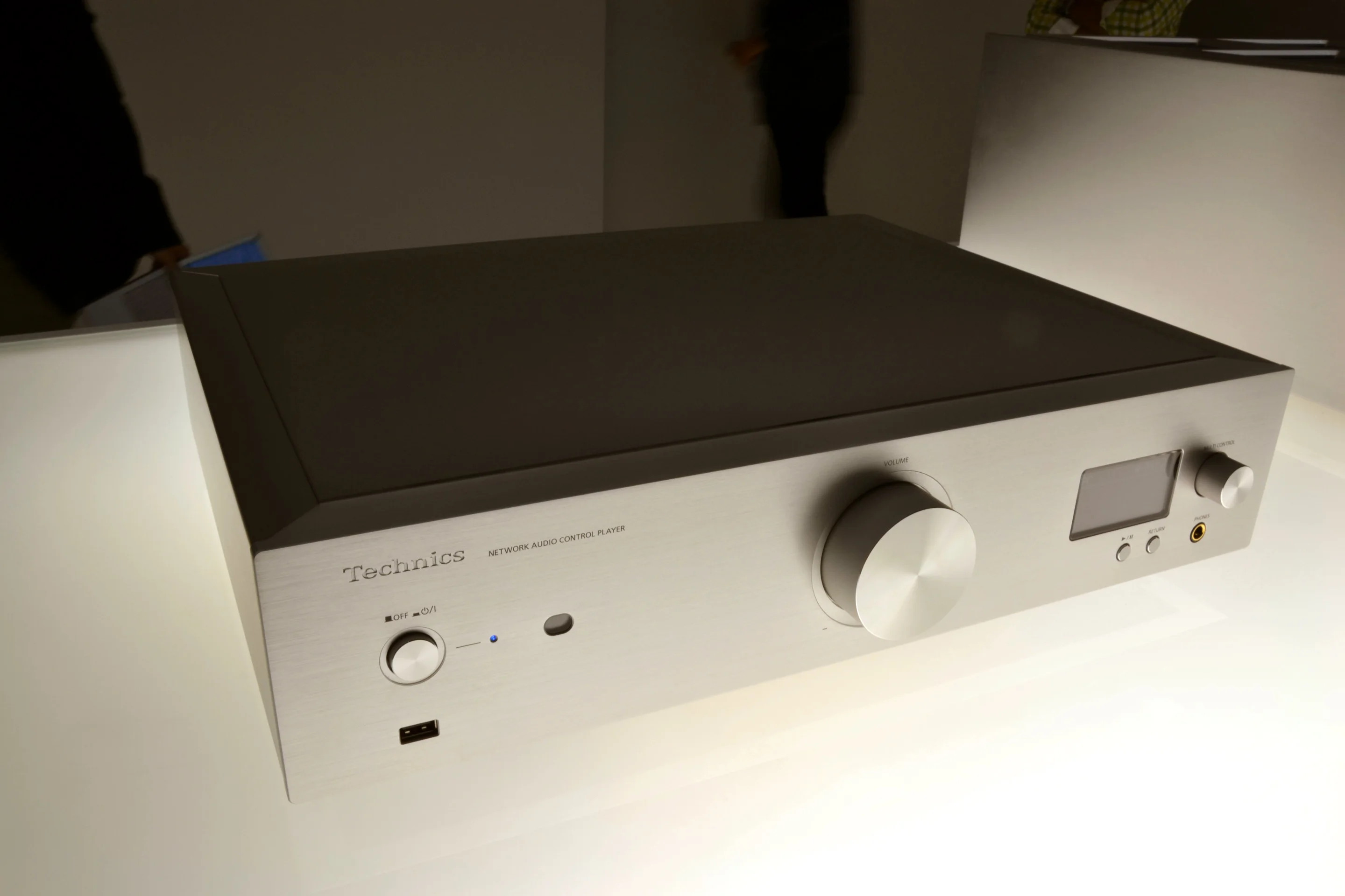 A Technics Reference Class SU-R1 network audio control player (Photo: Paul Ridden/Gizmag)