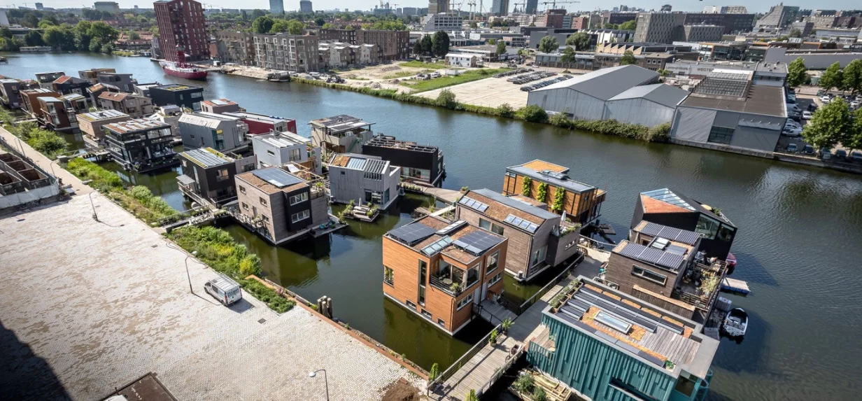 Each floating home is joined together via a smart jetty and shares access to a single grid connection
