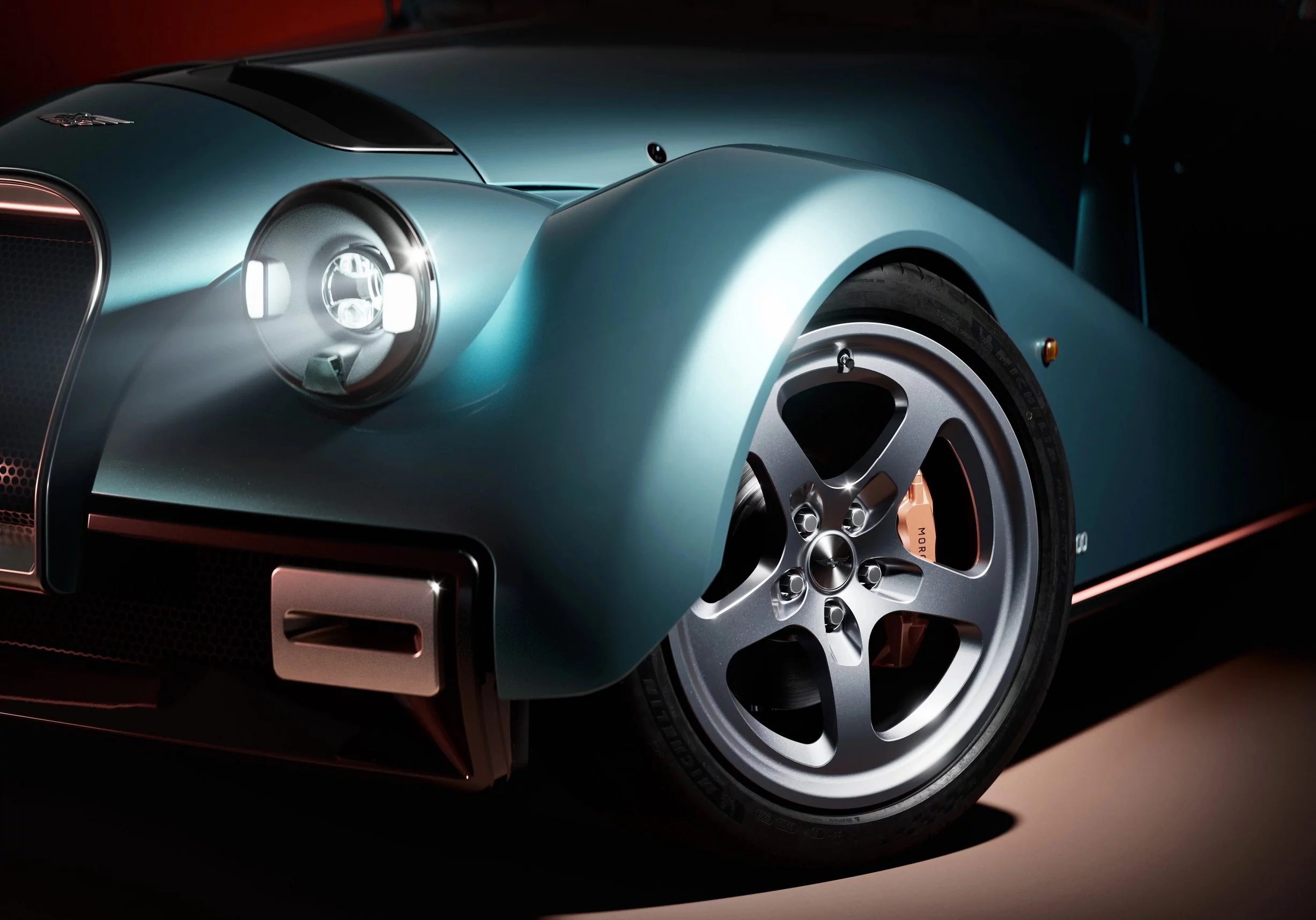 The Morgan Su[persport 400 has state of the art tech within a body style still based on 1930s roadsters