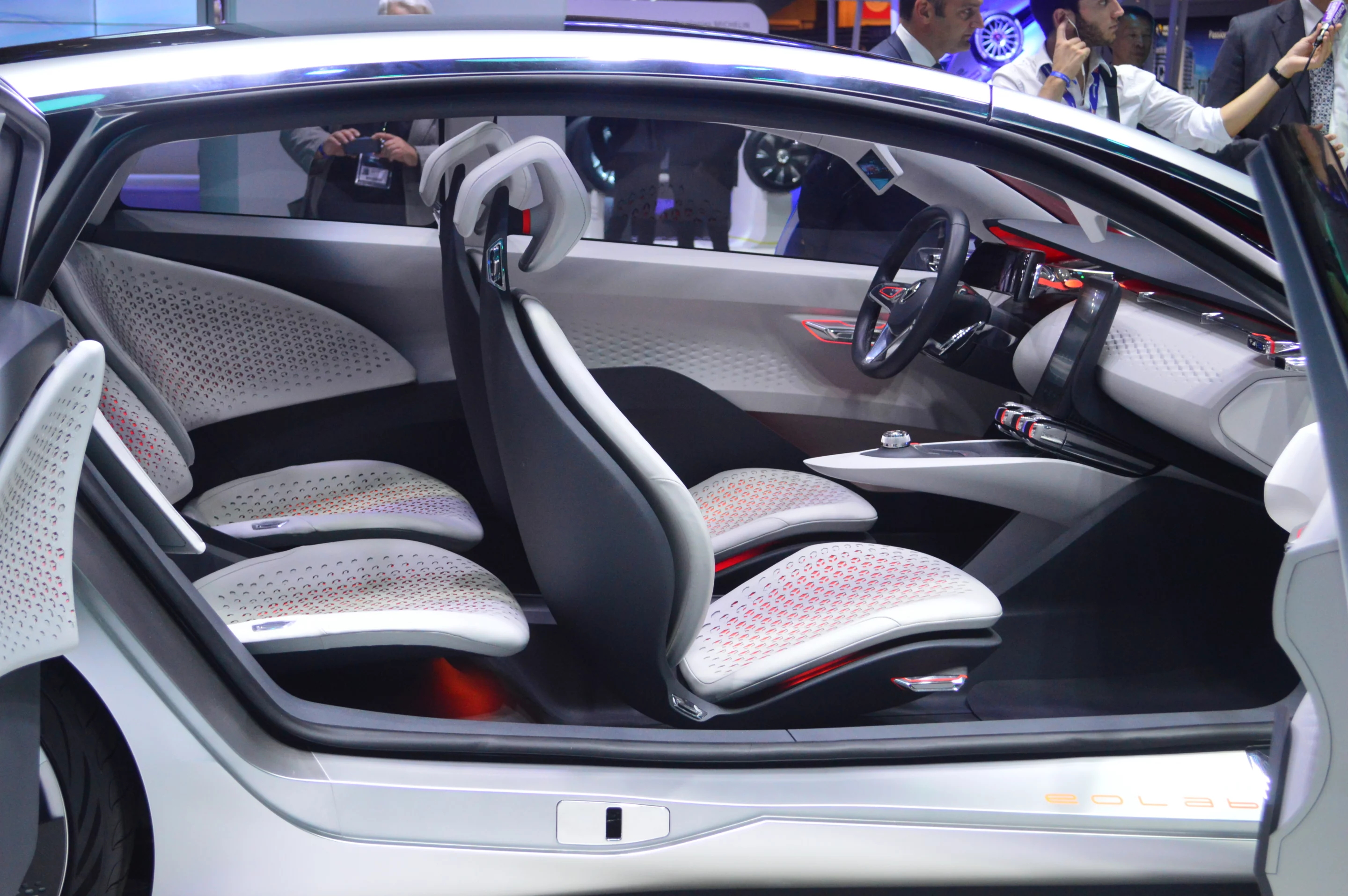 Inside the Renault EOLAB at the Paris Motor Show (Photo: C.C. Weiss/Gizmag)