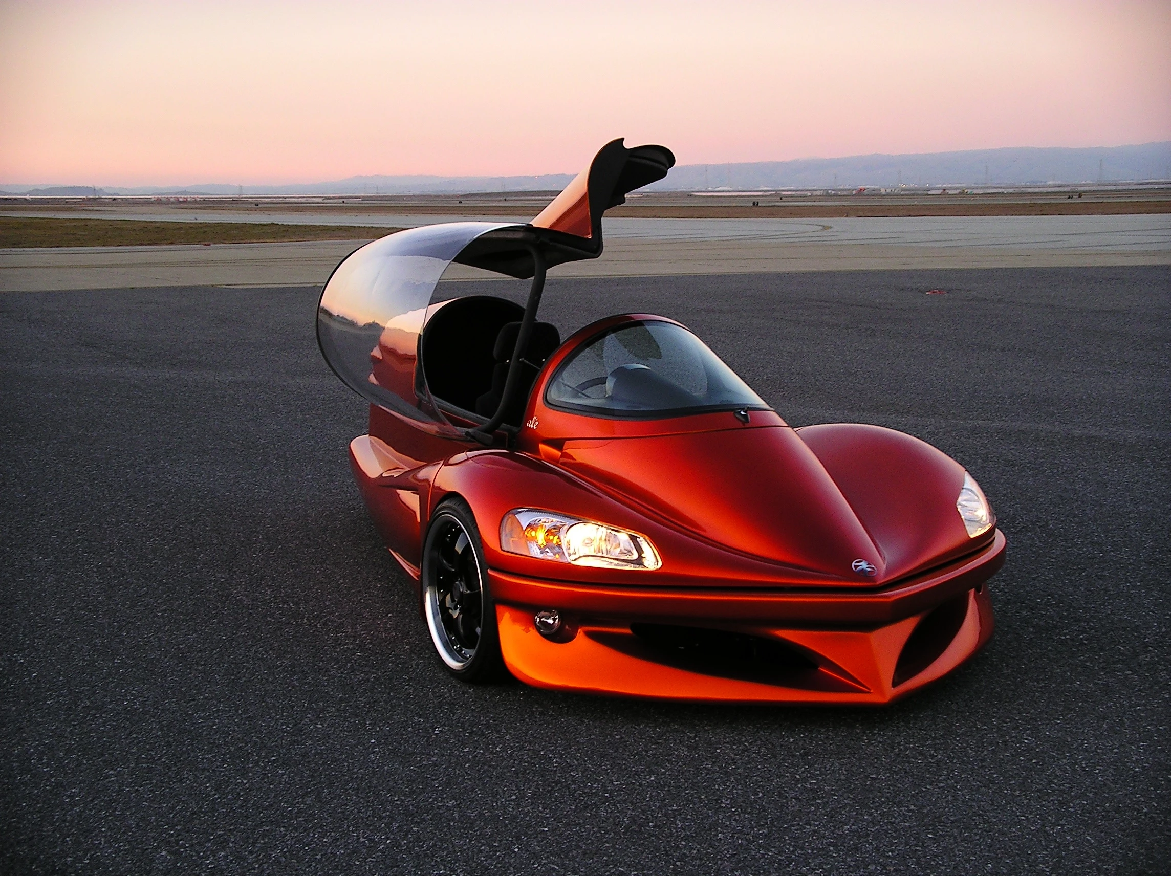 The Future Vehicle Technologies Ale', look-alike forerunner to the under-wraps eVaro