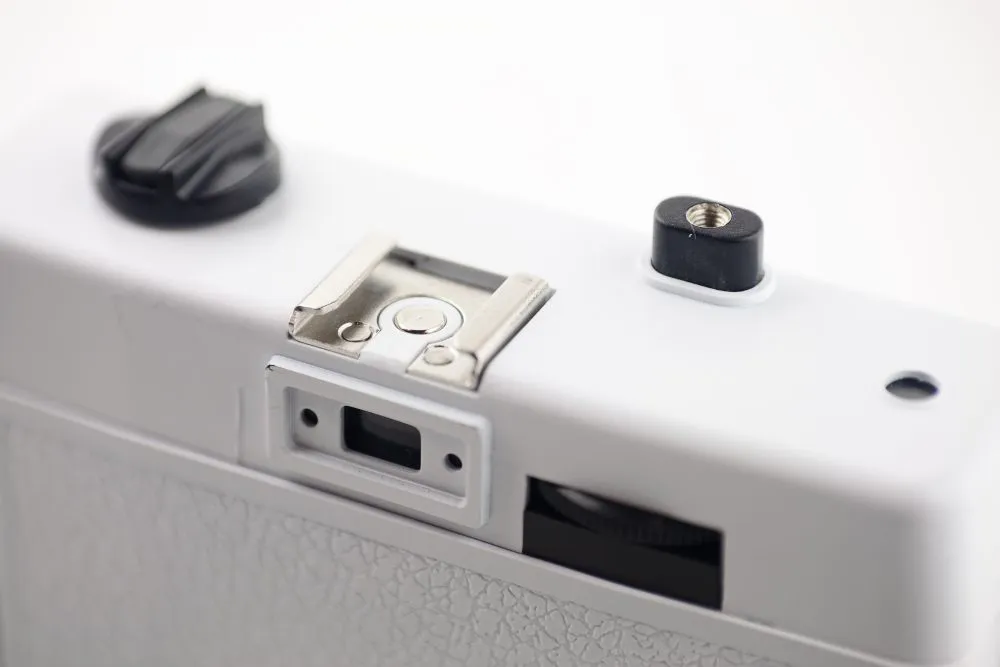 The Twin Image Maker - Holga's inexpensive 35mm 3D camera