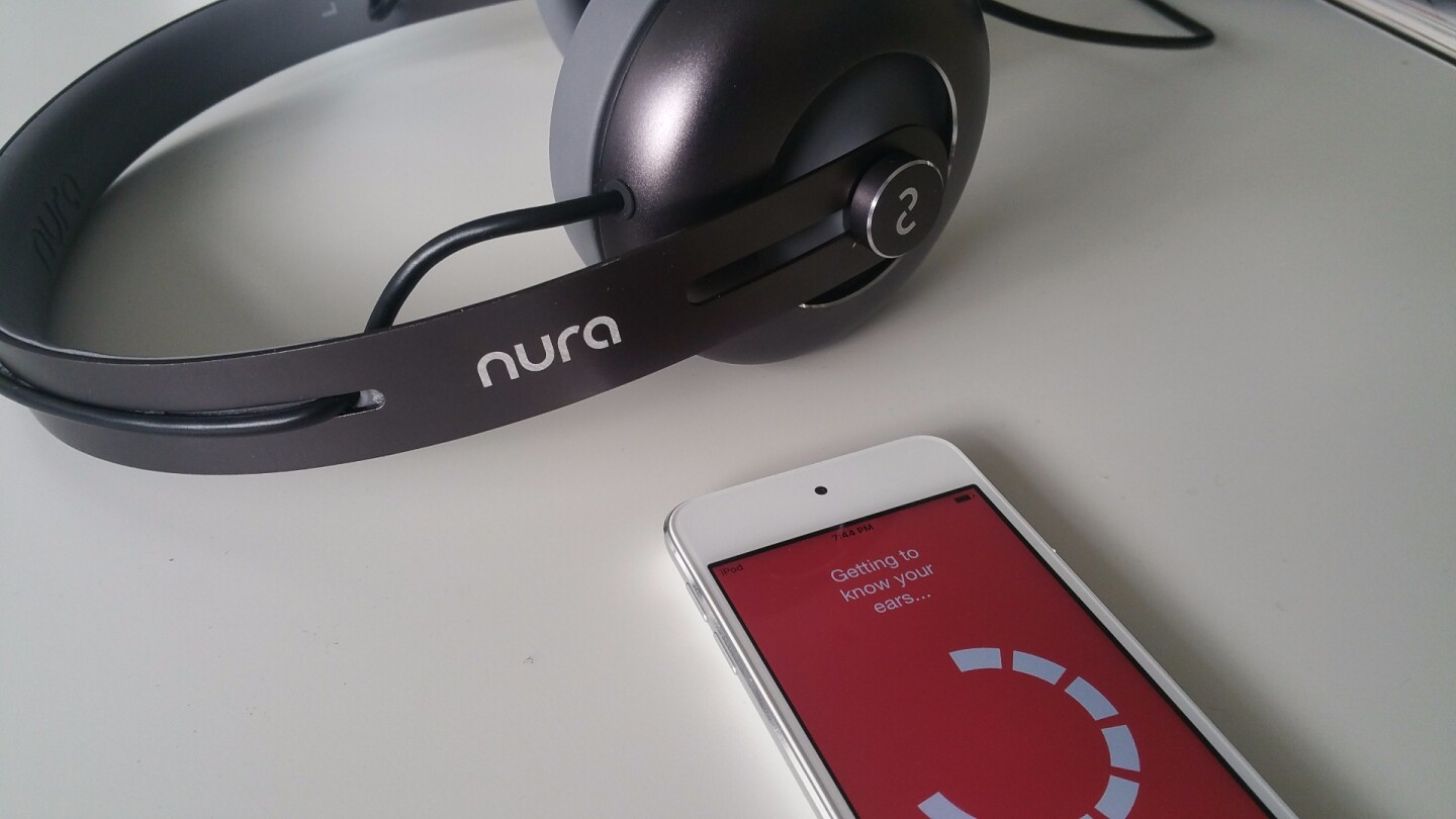The personalization process takes about 30 seconds, as the Nura headphones play a series of tones into each ear, and detect what the ear sends back out through the membrane