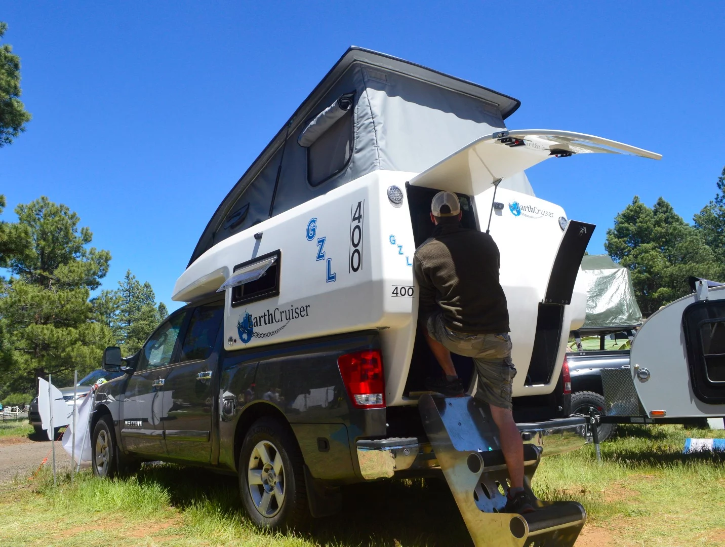 Boarding the EarthCruiser GZL 400