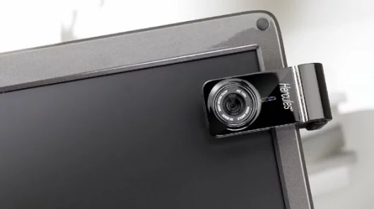 The Hercules Dualpix HD720p can mount on the side or top of the display