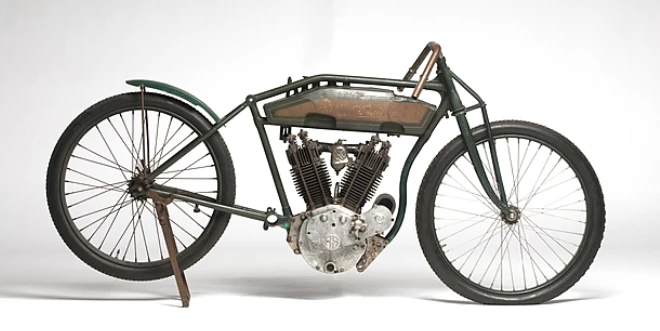 This 1918 Reading Standard Twin Racer (Lot S118) is estimated to fetch between $60,000 and $75,000