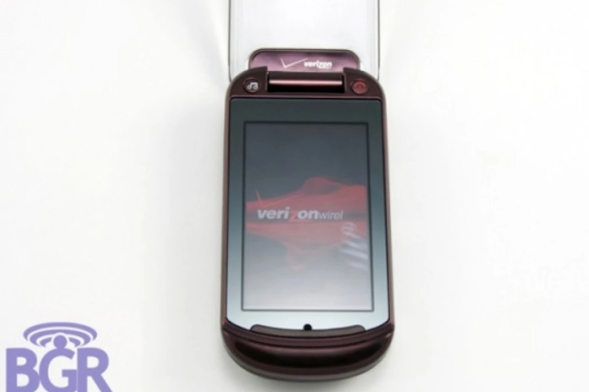 The Motorola Blaze with its protective flip-cover.