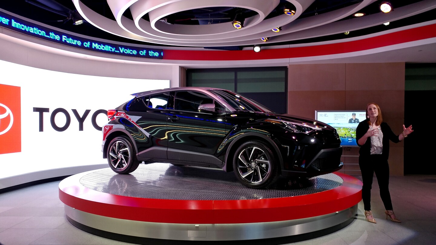 Toyota unveils 2020 C-HR compact crossover