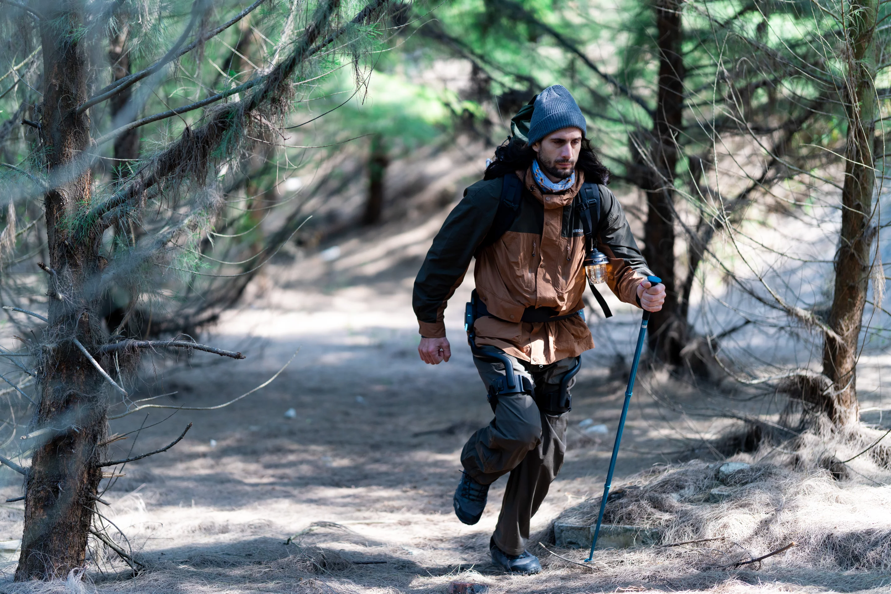 Whether you're looking to keep your legs fresh, get there fast or a little of both, the Dnsys X1 wearable exoskeleton is designed to give you the power to do it