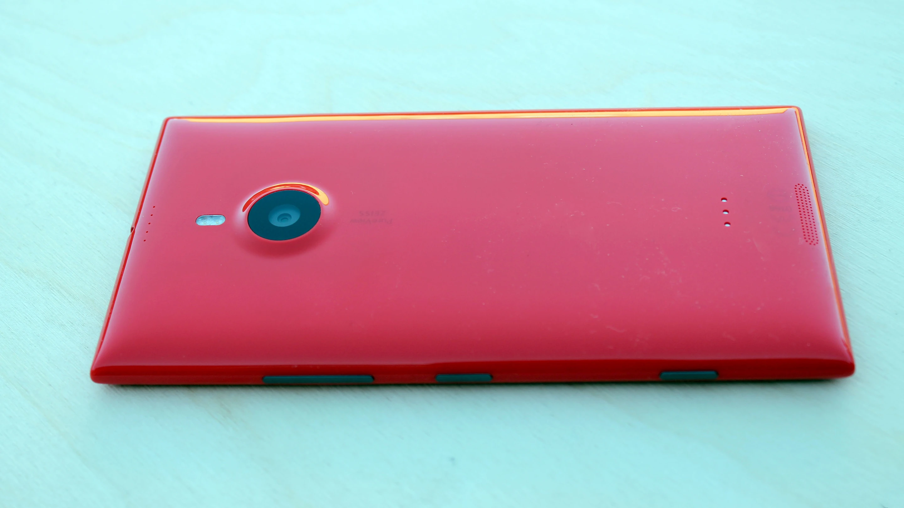We're fans of the Lumia series' smooth polycarbonate build