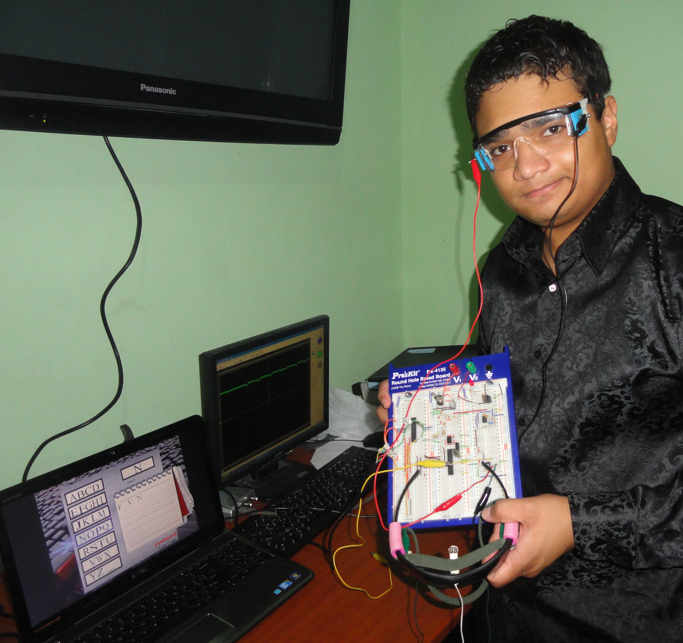 Luis Cruz's Eyeboard - an eye tracking computer interface for the disabled