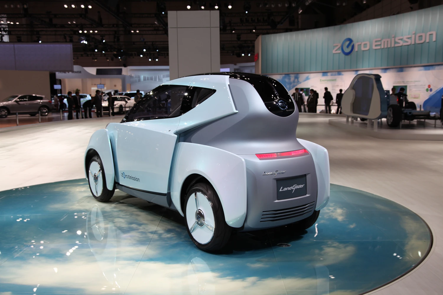 Nissan's LandGlider