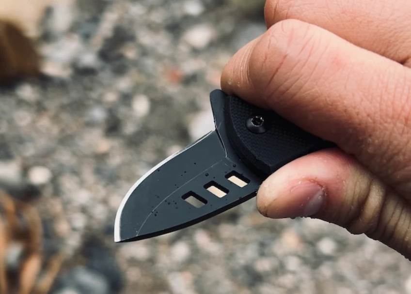 The Speedy may or may not be factually the fastest-drawing mini knife in the West, but it definitely pops open quickly after a flick of the spine-mounted lever