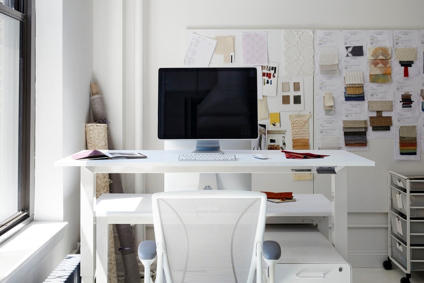 Humanscale's Float table is a sit/stand desk