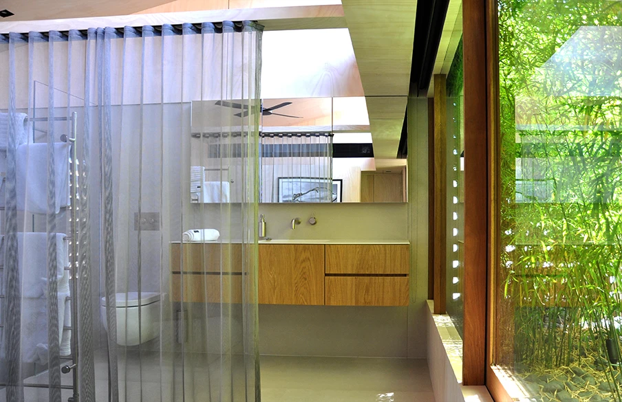 The master bedroom en-suite (Photo: Edoardo Campanale for Gizmag)