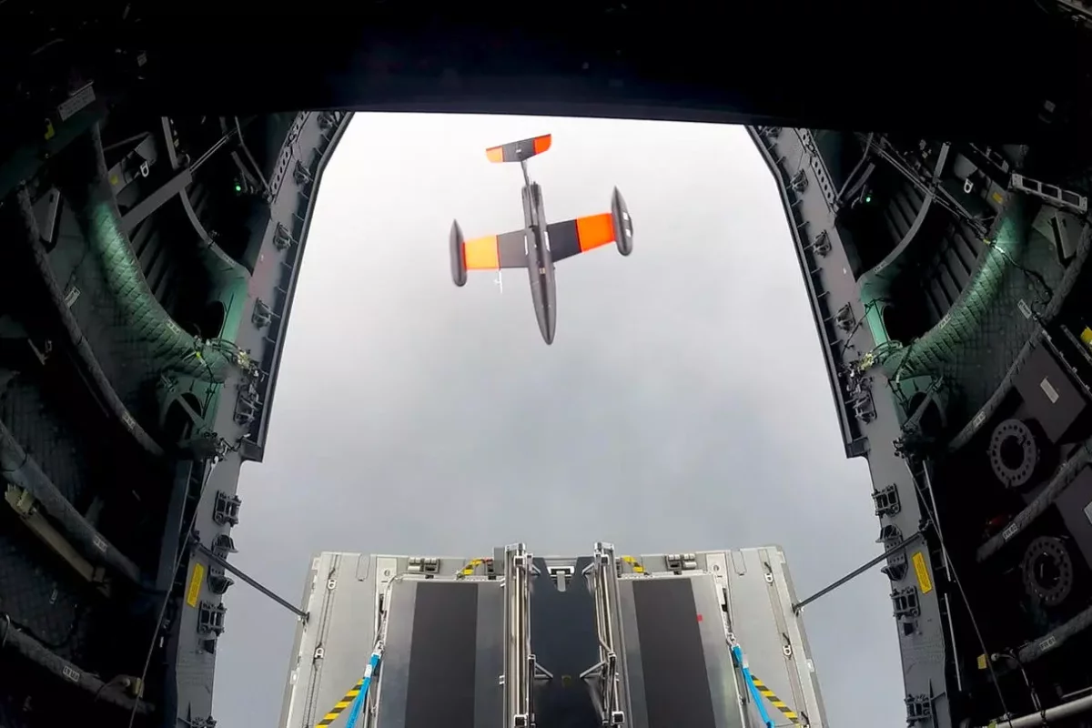 Bundeswehr, Airbus, the German Aerospace Center DLR, and German companies SFL and Geradts have jointly carried out the world’s first successful launch and operation of a Remote Carrier flight test demonstrator from a flying A400M.