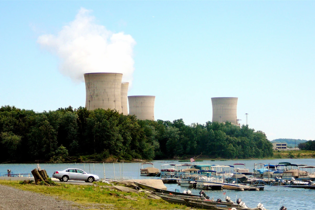 Thorium could provide a cleaner and more abundant alternative to uranium (Photo: Three Mile Island Nuclear Power Plant/ Lyndi & Jason via Flickr)