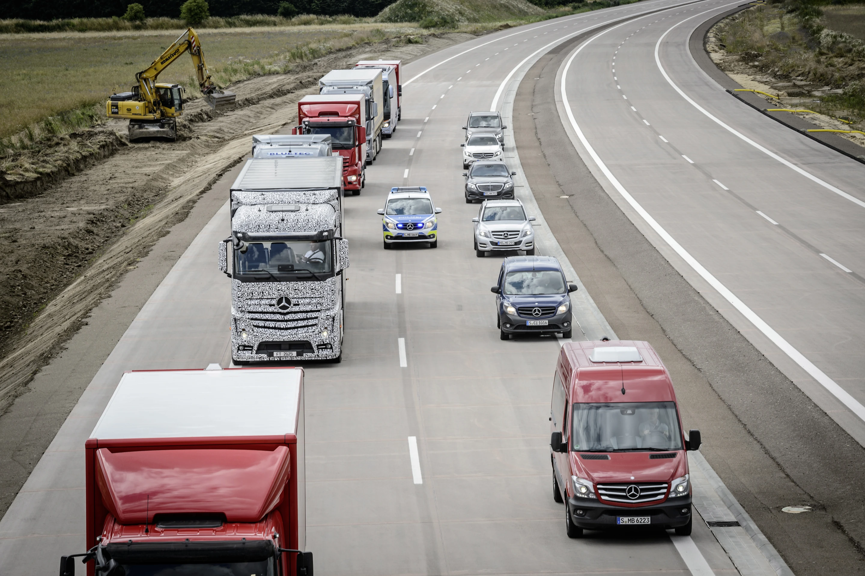 The Daimler autonomous truck communicates with other vehicles and road infrastructure