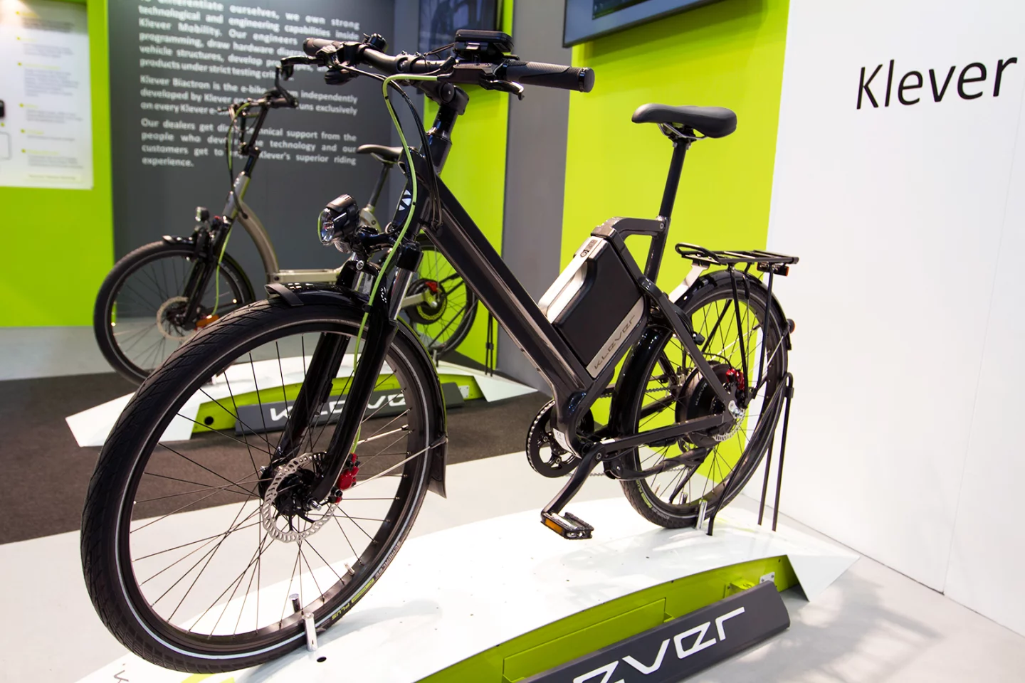 The S25 and S45 feature the same frame design