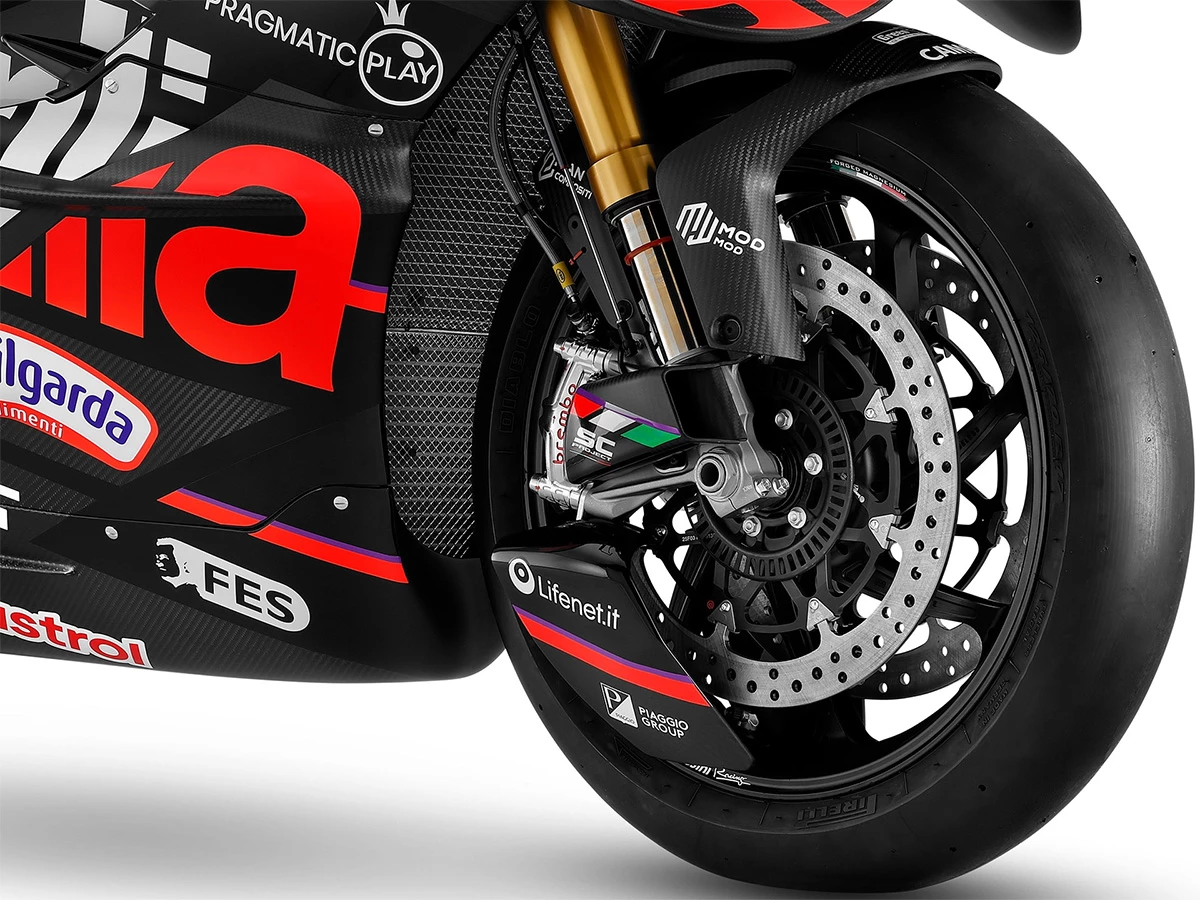 Fully adjustable Ohlins suspension kit, Brembo braking components, and Pirelli Superbike slicks make for good company on the track