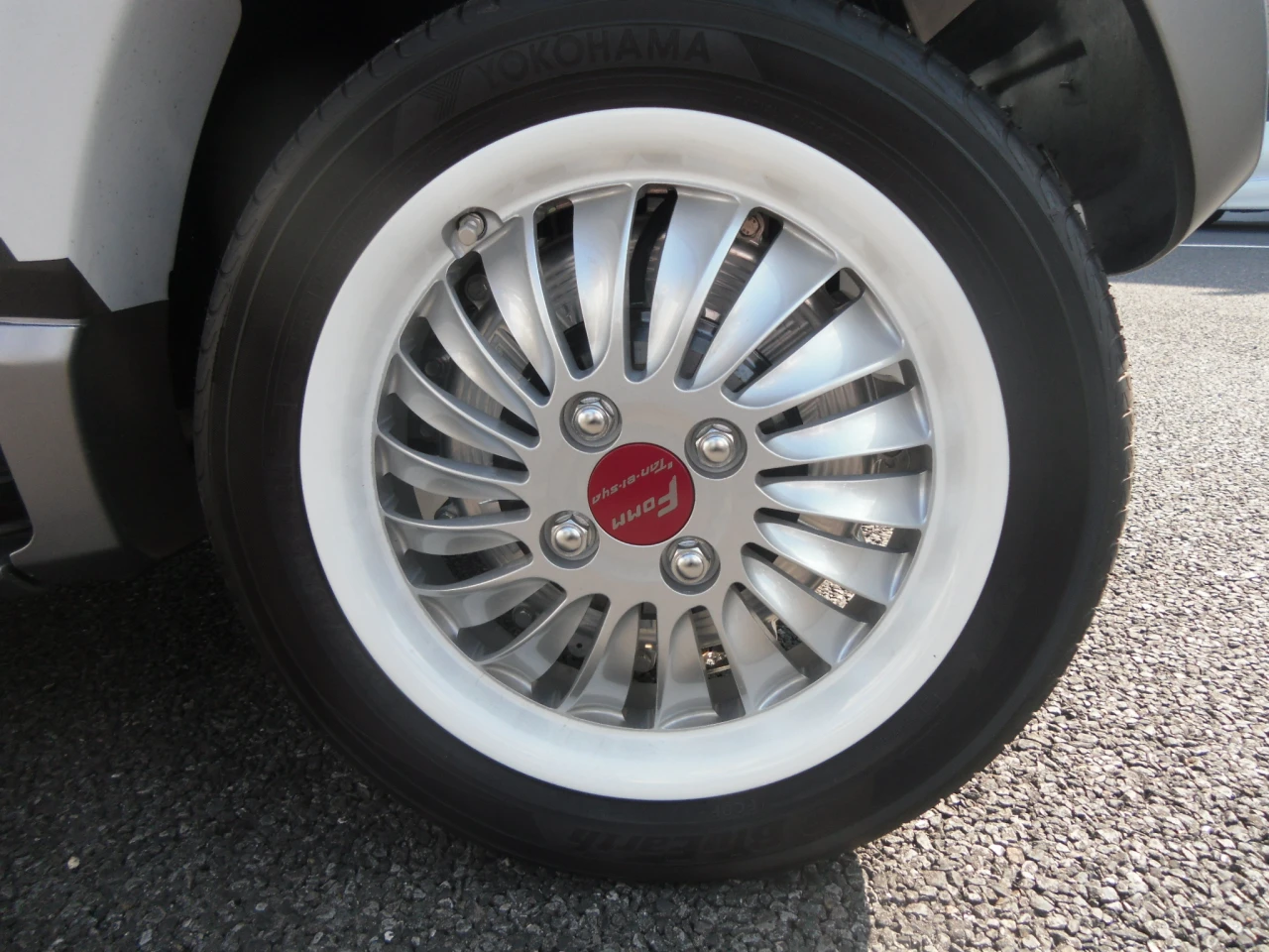 This is the right hand side of the car with blades of the wheel design going (Photo: Stephen Clemenger/Gizmag.com)