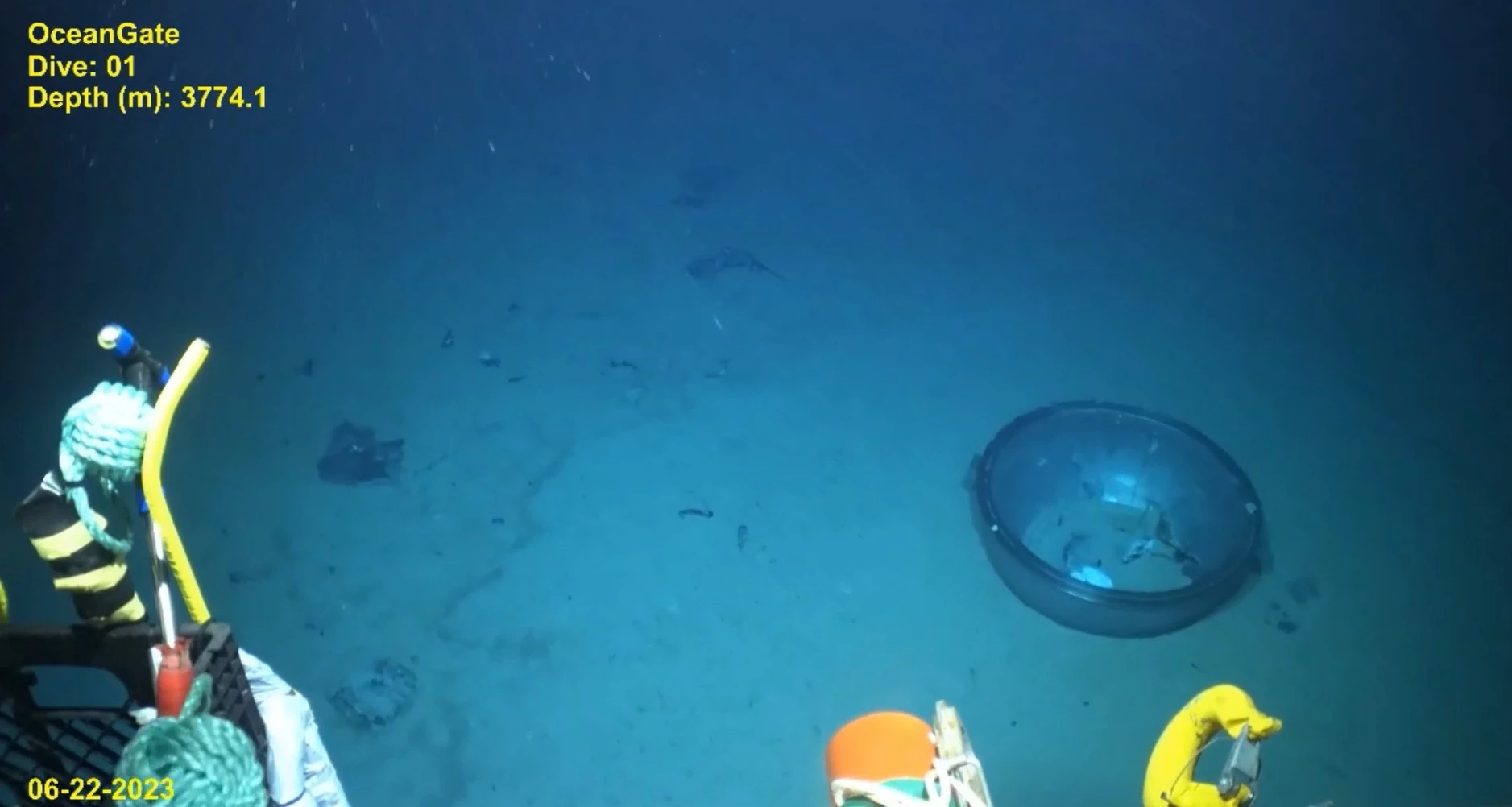 Forward cap on the sea floor