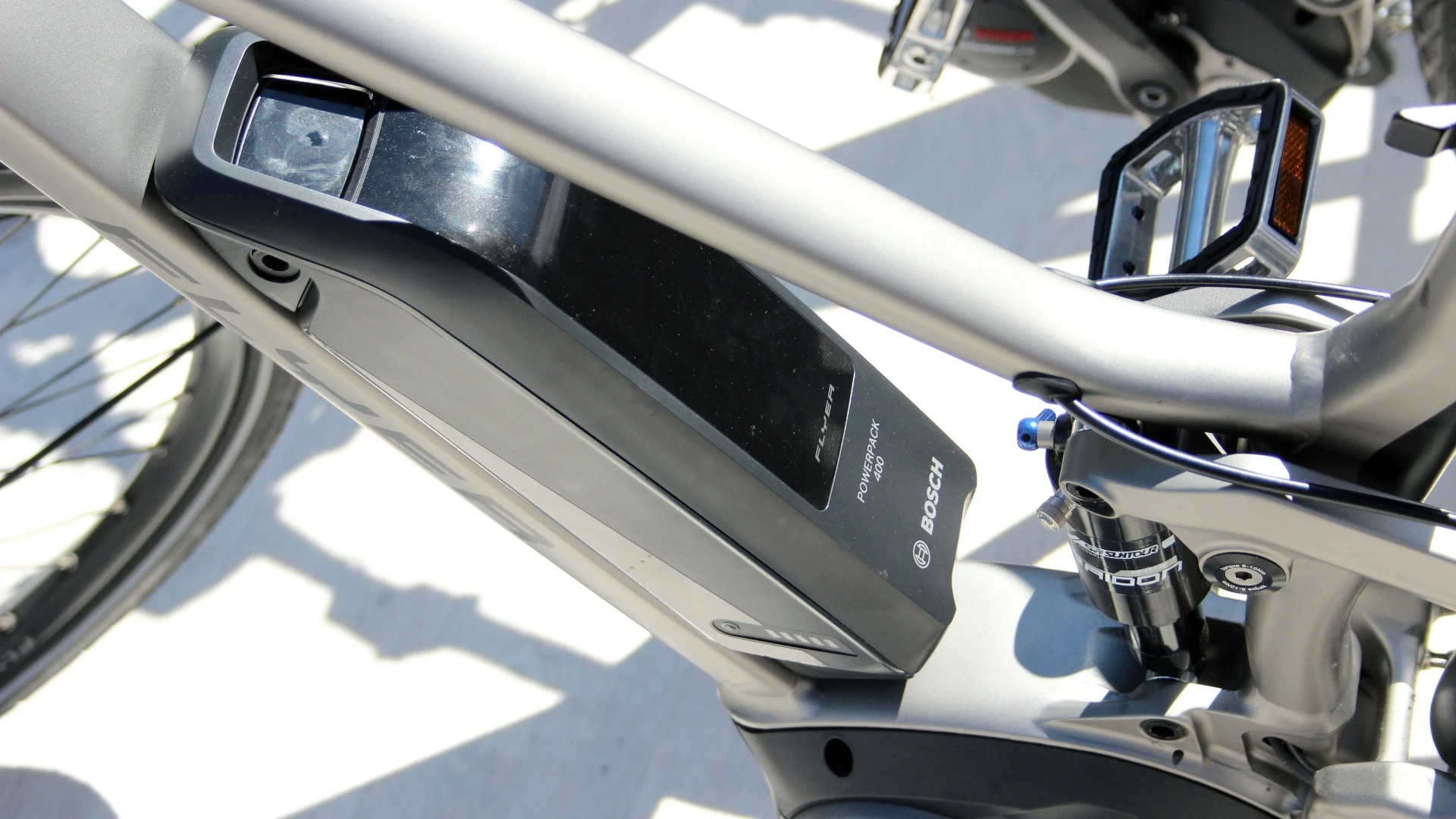 The Flyer TX-Series is powered by a down-tube-mounted 11.2-Ah 400-Wh Bosch battery