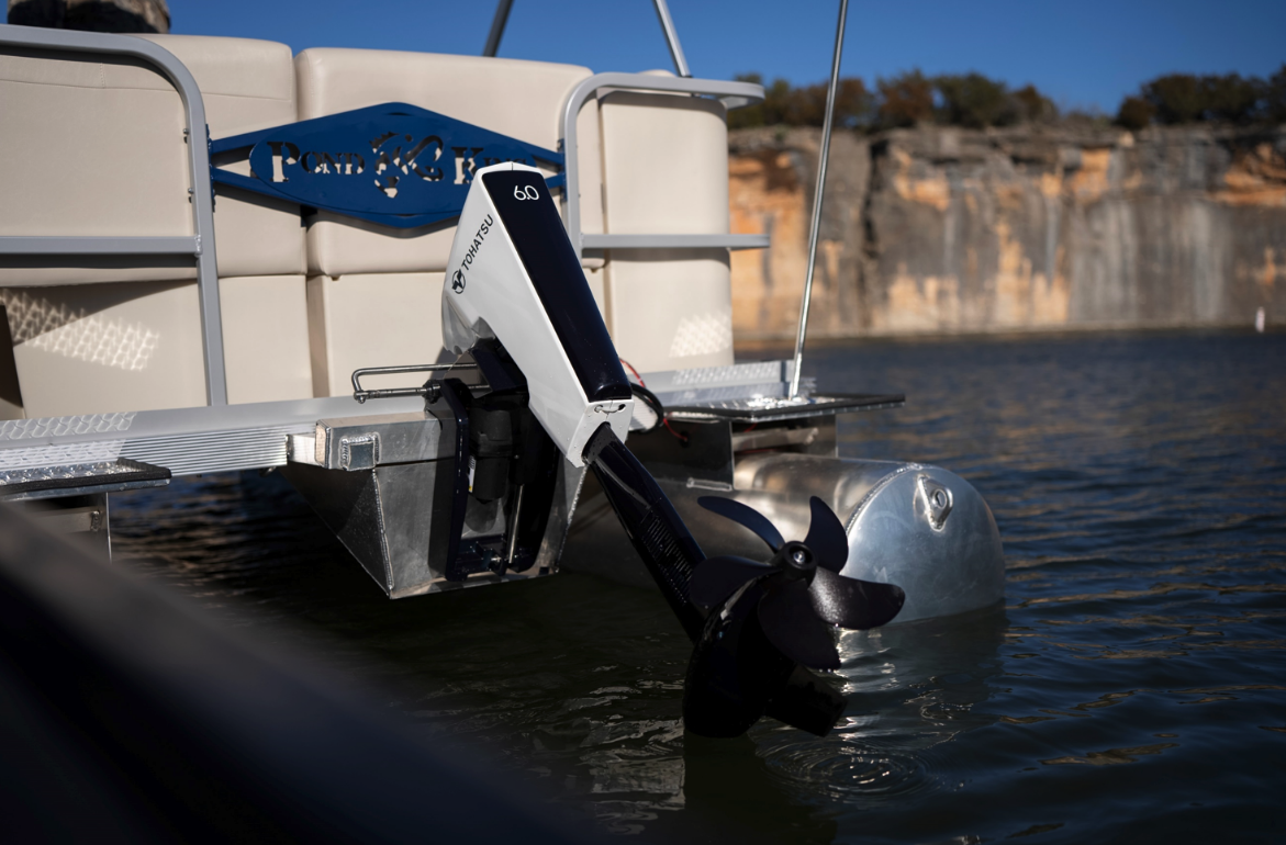 The initial 6-kW outboard will be designed with smaller boats and pontoons in mind