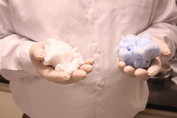 DermaFuse, a glass nanofiber material that looks like cotton candy, has been shown to speed healing in difficult-to-treat wounds(Images courtesy American Ceramic Society)