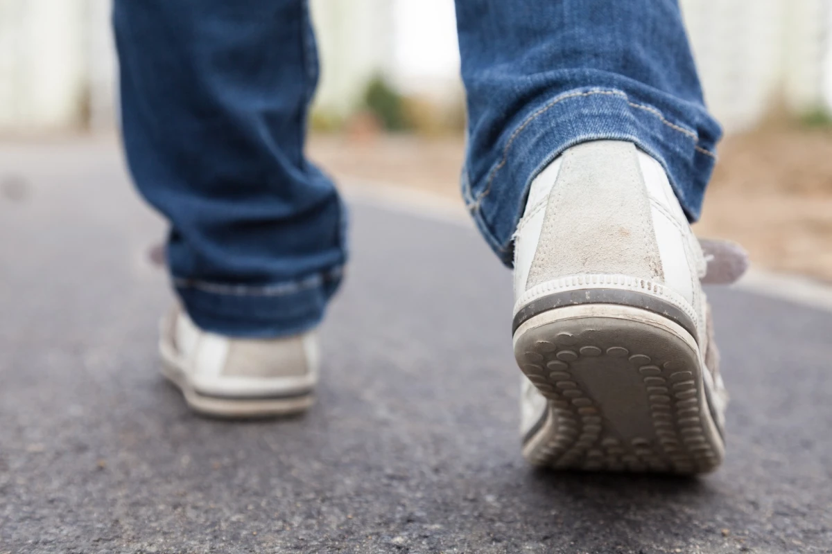 Not everyone can walk smoothly like this – people with Parkinson's disease sometimes experience "gait freeze"
