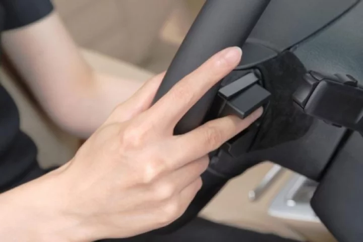 Hitachi’s finger vein authentification steering wheel technology