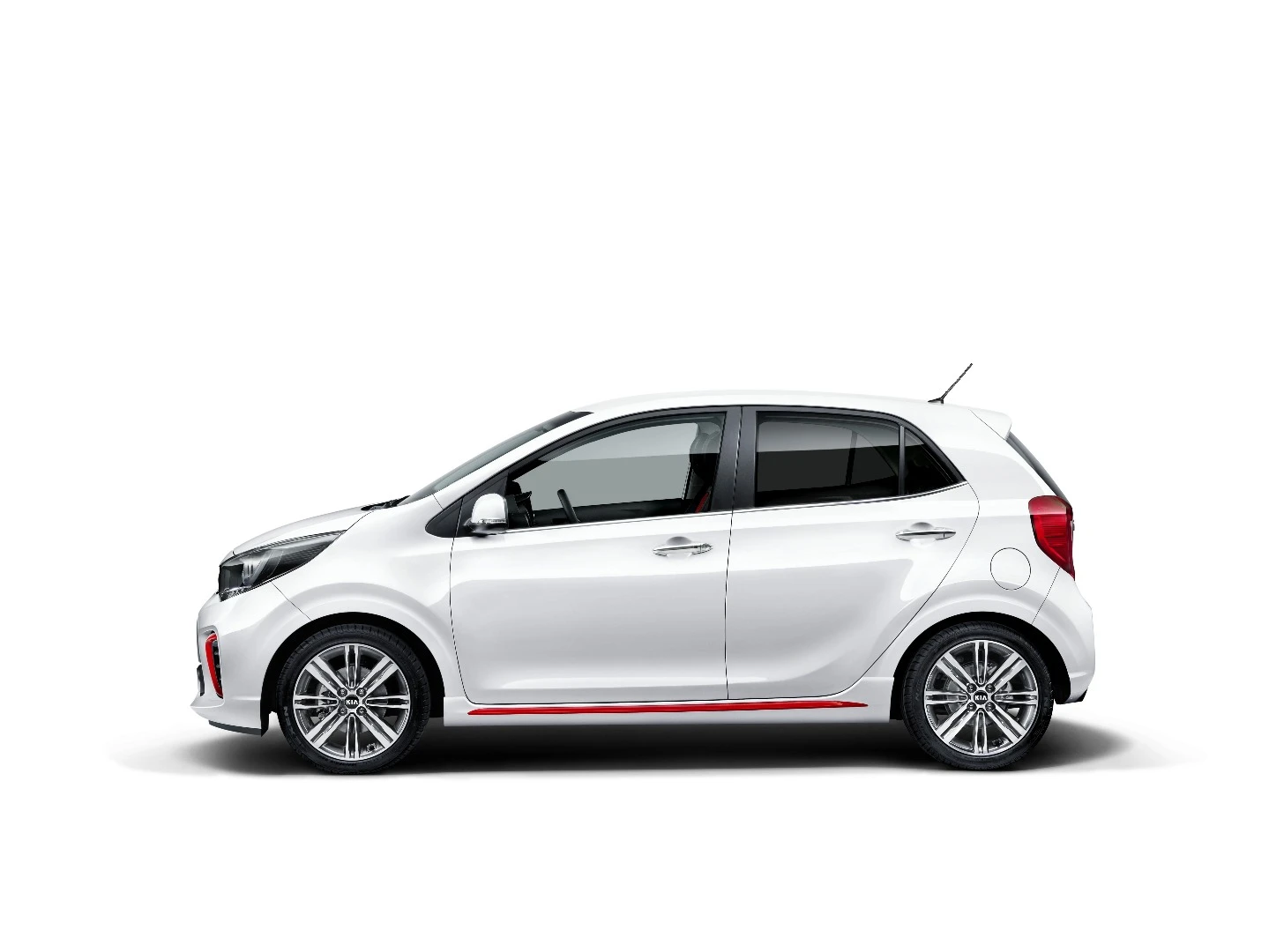 New photos of the car were released today showing the new Picanto’s design. It doesn’t gain any size (remaining at 3,595 mm, 141.5 inches)