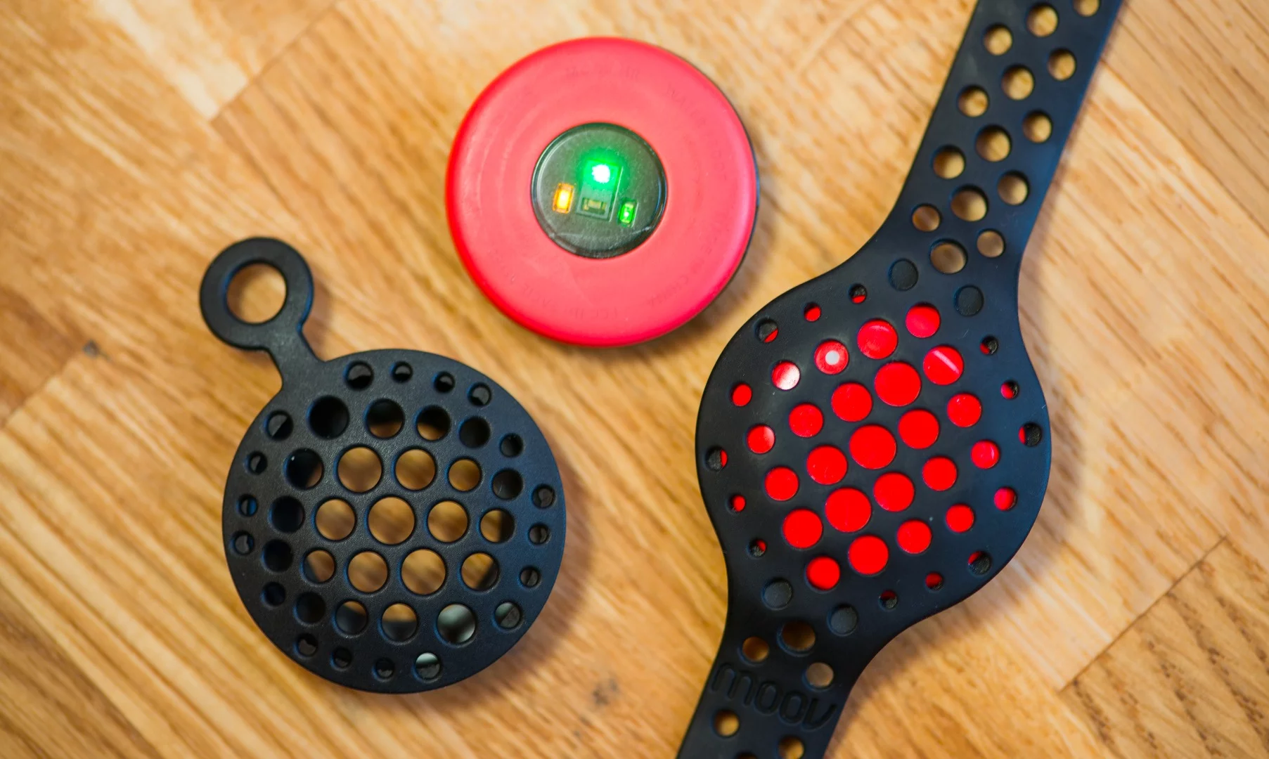 The Moov HR (top) pictured with the Moov Now (right)