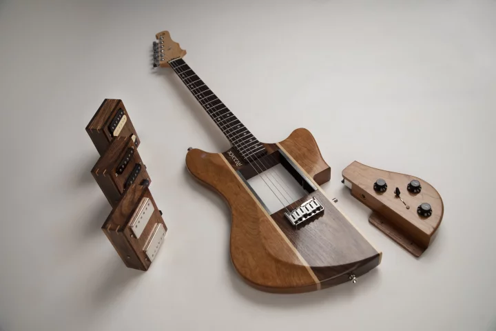 The Voyager rocks pickup and control modules for quick-change tone tweaking