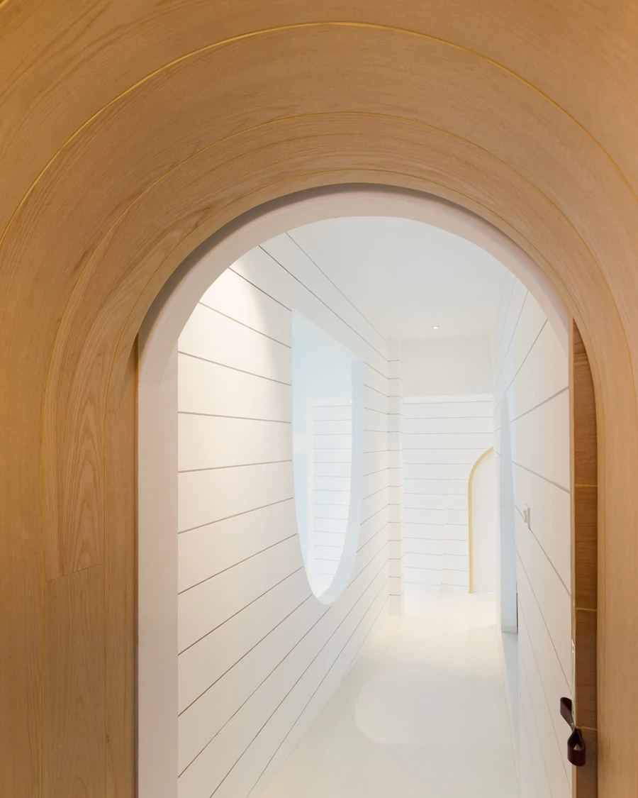 Parts of the Jerry House can be accessed via passageways