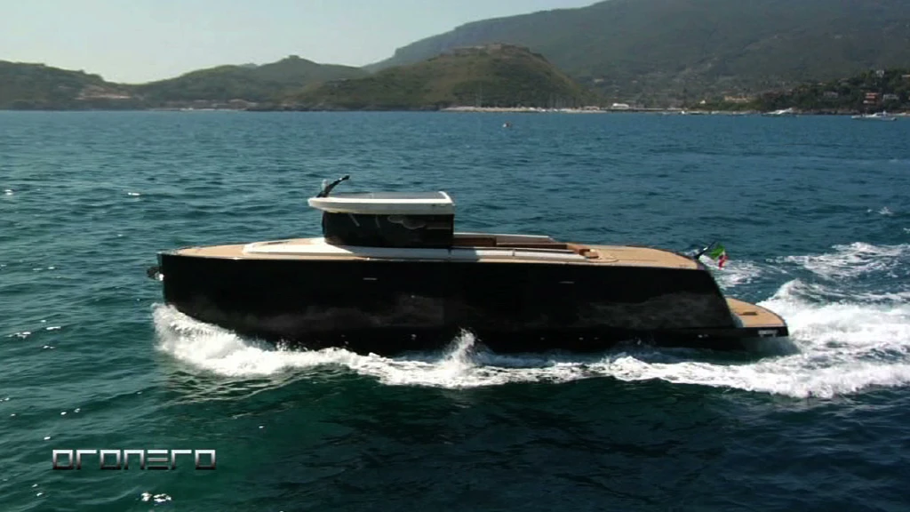 The Oronero travels of speeds of up to 25 knots