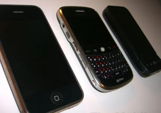 HTC Dream vs BlackBerry Bold vs iPhone 3G