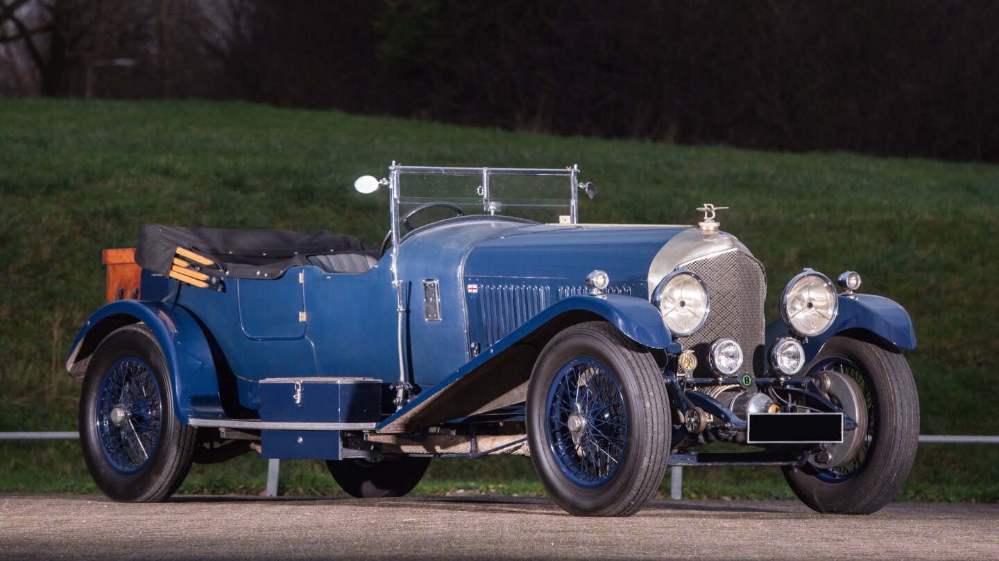 This 1926 Bentley 6,5 L Tourer Vanden Plas has an estimated price of $899,250 to $1,035,500