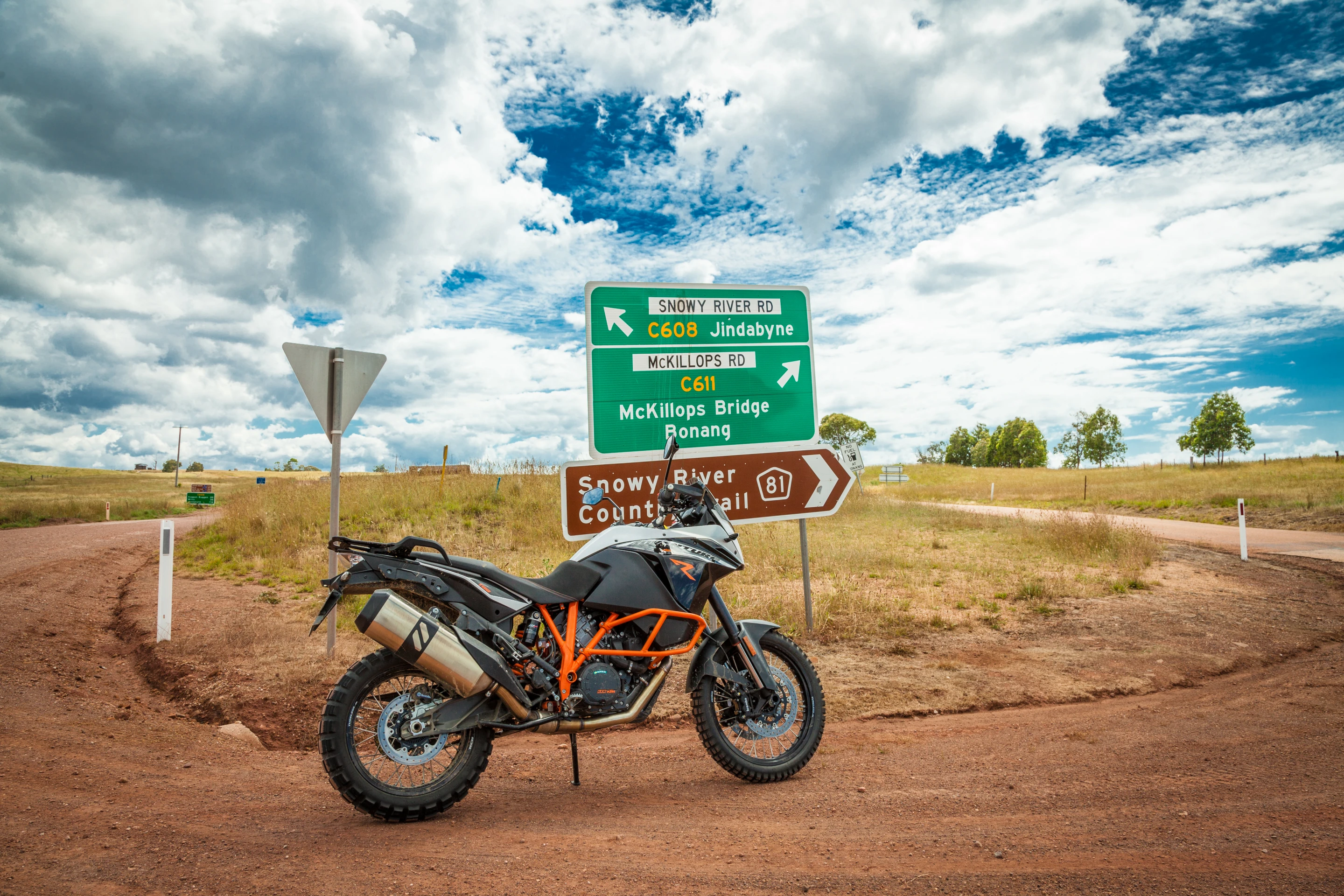 KTM Adventure 1190 R: perhaps the most dirt-focused of the adventure bikes (Photo: Gizmag/Loz Blain)