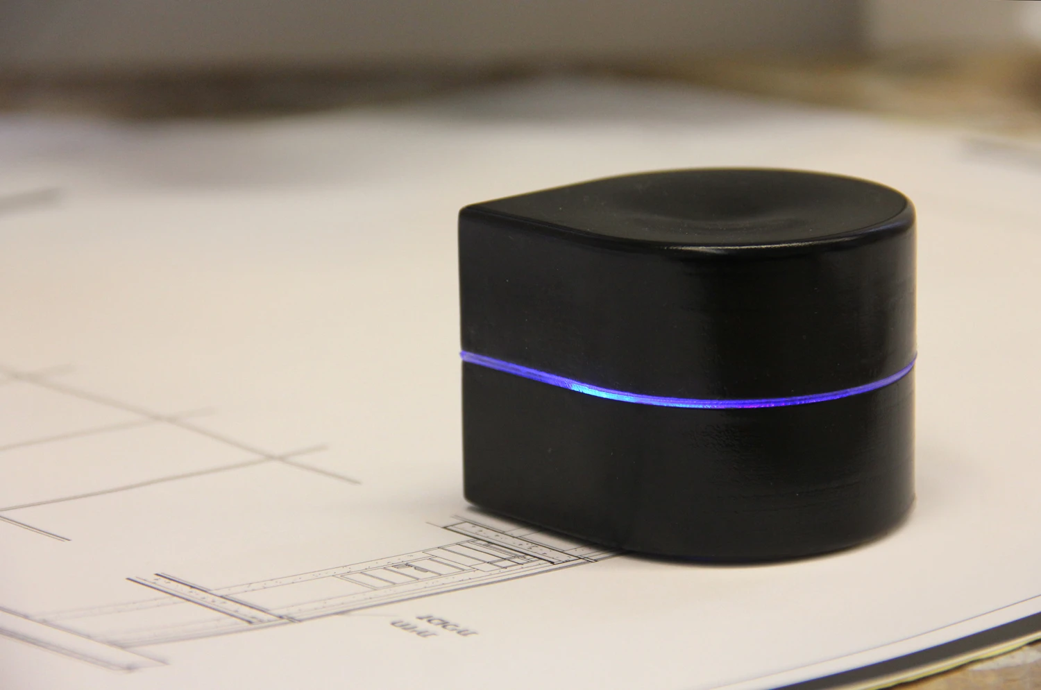 Zuta Labs has created a mini robotic portable printer
