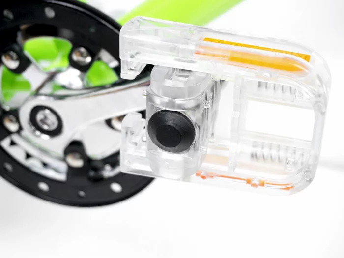 The Jyrobike is powered by a 7.2-volt lithium battery and can be recharged via Micro USB, each charge providing enough juice for 3 to 4 hours of use