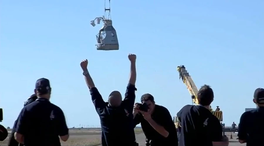 Liftoff of the Red Bull Stratos capsule on its way to a record-shattering altitude (Photo: Red Bull Stratos)