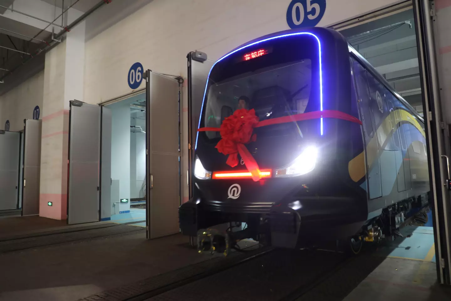 The Cetrovo 1.0 Carbon Star Rapid Rail, gift wrapped like a Christmas present before going into service for the first time