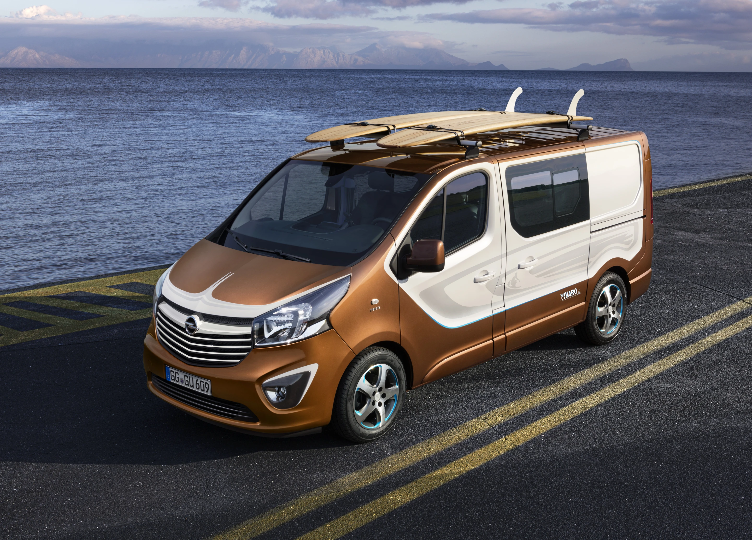 The Vivaro Surf Concept will make its debut at the 2015 Frankfurt Motor Show